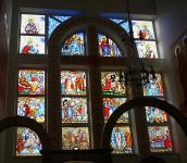 2017 р. Вікно з вітражами