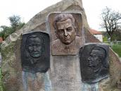 Барельєфи письменників