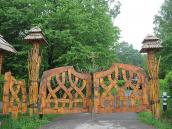 2009 р. Загальний вигляд з боку дороги