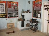 Фрагмент експозиції з піччю та лазом у…