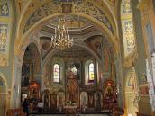 Інтер’єр з видом на вівтар