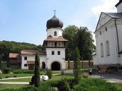 Надбрамна башта