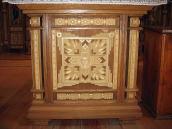 Різьблений аналой