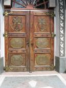Двері головного фасаду