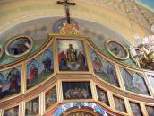 Верхня частина іконостаса (2)