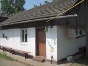 Хата із зовнішнім розписом