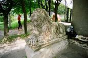2002 р. Скульптура лева