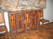 Два стільця та шафка