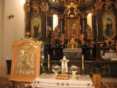 Ікона на тлі іконостасу