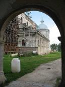 2011 р. Південна нава. Вигляд крізь…