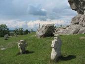 2011 р. Хрести на тлі каменю з…