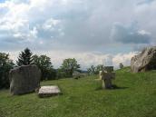 2011 р. Чотири хрести і плита зі сходу