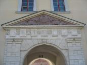 Тимпан порталу надбрамної башти