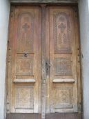 2008 р. Різьблені західні двері каплиці