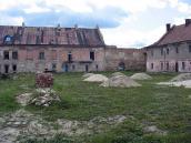 2011 р. Західний кут двора. Вигляд з…