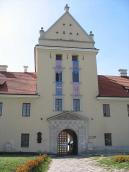 Надбрамна башта