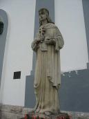 Скульптура св. Ольги у 3/4