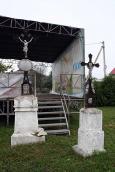 2018 р. Надгробки біля церкви