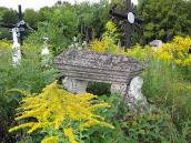 Надгробок у формі гроба