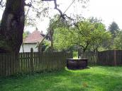 2006 р. Паркан і криниця на тлі хати (2)