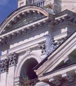 Фрагмент середнього ярусу дзвіниці