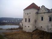 2006 р. Південна башта на тлі ставка.…