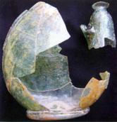 Рештки скляного посуду