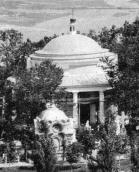 Церква і мавзолей