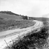 1988 р. Дорога до монастиря (зліва)