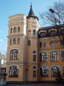 Ліва частина головоного фасаду