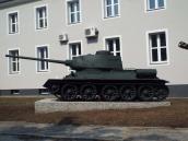 Танк Т-34-85 на території військової…