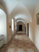 2021 р. Інтер’єр коридора 2-го поверху…