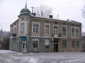 Будинок з аптекою