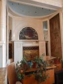 Фрагмент інтер’єра з вітражем