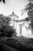 1983 р. Церква Покрови (ліворуч) і…