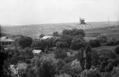 1985 р. Краєвид села з вітряком