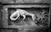 1988 р. Рельєф з драконом в інтер’єрі