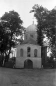 1989 р. Дзвіниця і церква. Вигляд з…