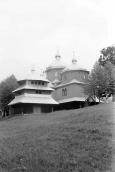 1990 р. Дзвіниця і церква. Вигляд з…