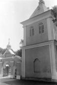 1990 р. Брама і дзвіниця. Вигляд з…