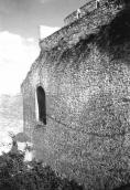 1991 р. Фрагмент південного муру замку…