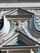 Скульптурний декор (2-й від лівого…