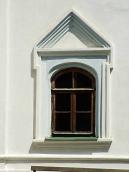 Західне вікно південної стіни вівтаря