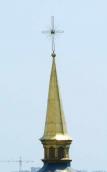 Шпиль і хрест