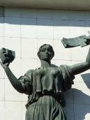 Півпостать