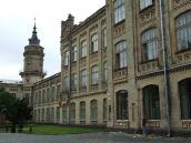 2007 р. Фрагмент чільного фасаду…