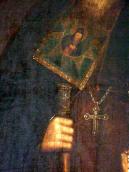 Ліве плече, рука і нагрудний хрест