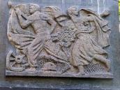 Барельєф “Працівники тилу” на правому…