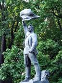 Більшовик з прапором