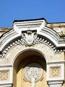 Лоджія і скульптурний картуш